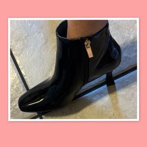 Black Patent Leather Comfort Healed Boots - Size 6
